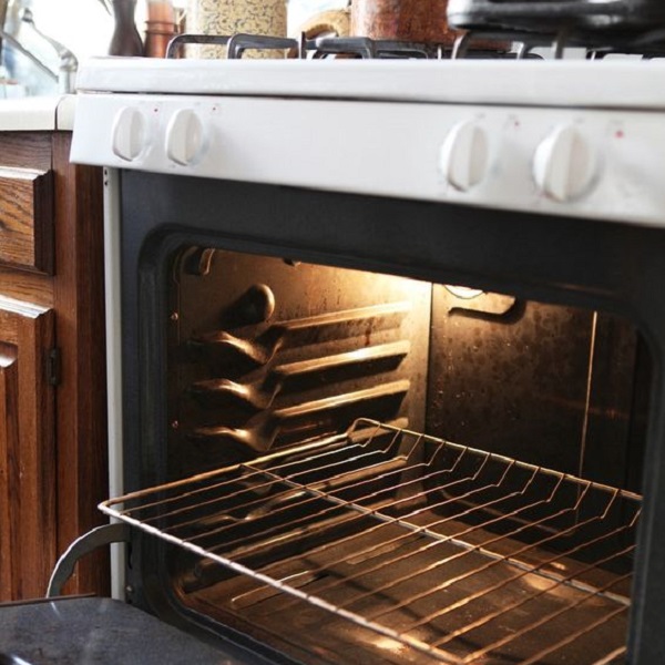 Discover the safety of self-cleaning ovens