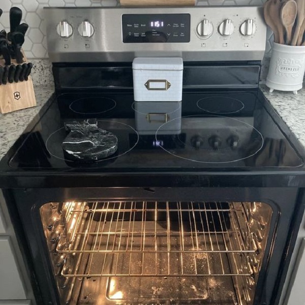 Discover the safety of self-cleaning ovens